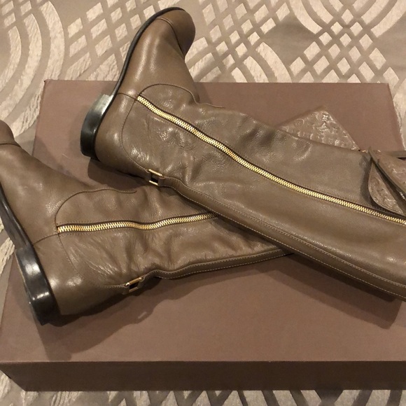 Louis Vuitton boots - Picture 3 of 4